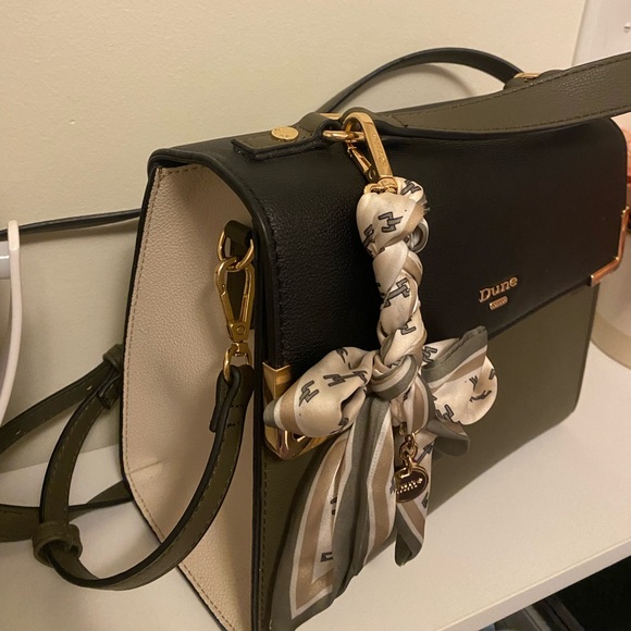 Stylish Everyday Purse - Picture 2 of 3